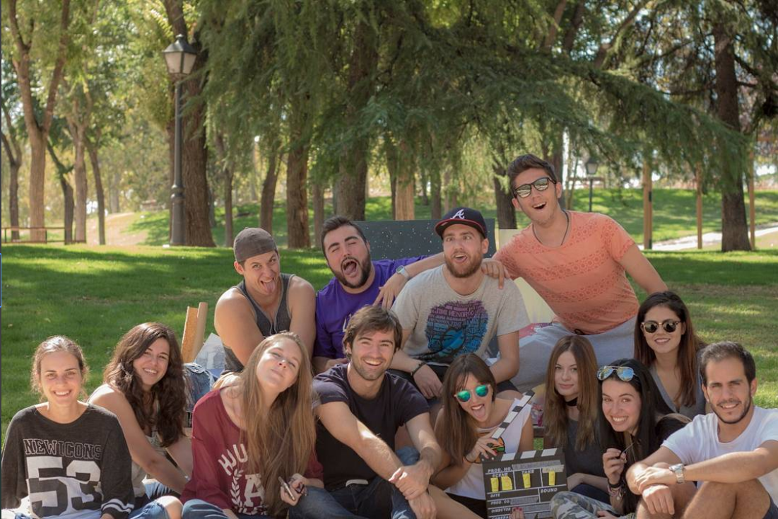 Han participado 45 antiguos alumnos y alumnos en el rodaje de "A mi manera".