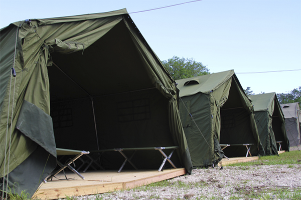 Tiendas del Centro de Detencin de Nauru | Autor: DIAC images.